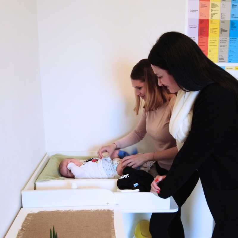 STUDIO LEVATRICE CORSI MASSAGGIO NEONATALE