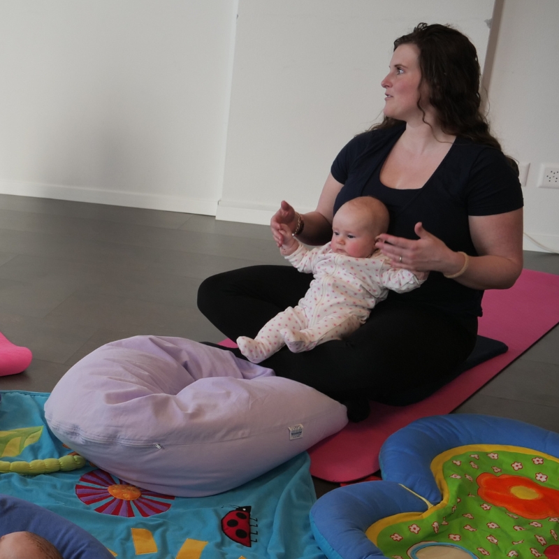 STUDIO LEVATRICE CORSI YOGA MAMMA BEBE