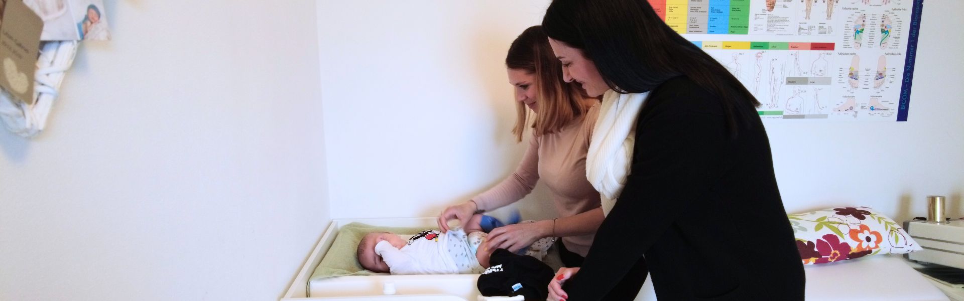 STUDIO LEVATRICE MASSAGGIO NEONATALE